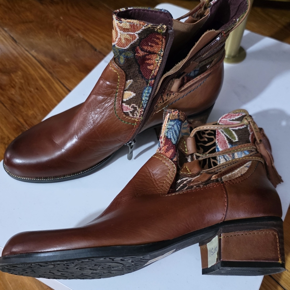 L'ARTISTE Vintage Brown Leather Ankle Boots  Boho Accents Sz 37 7 - Picture 2 of 7